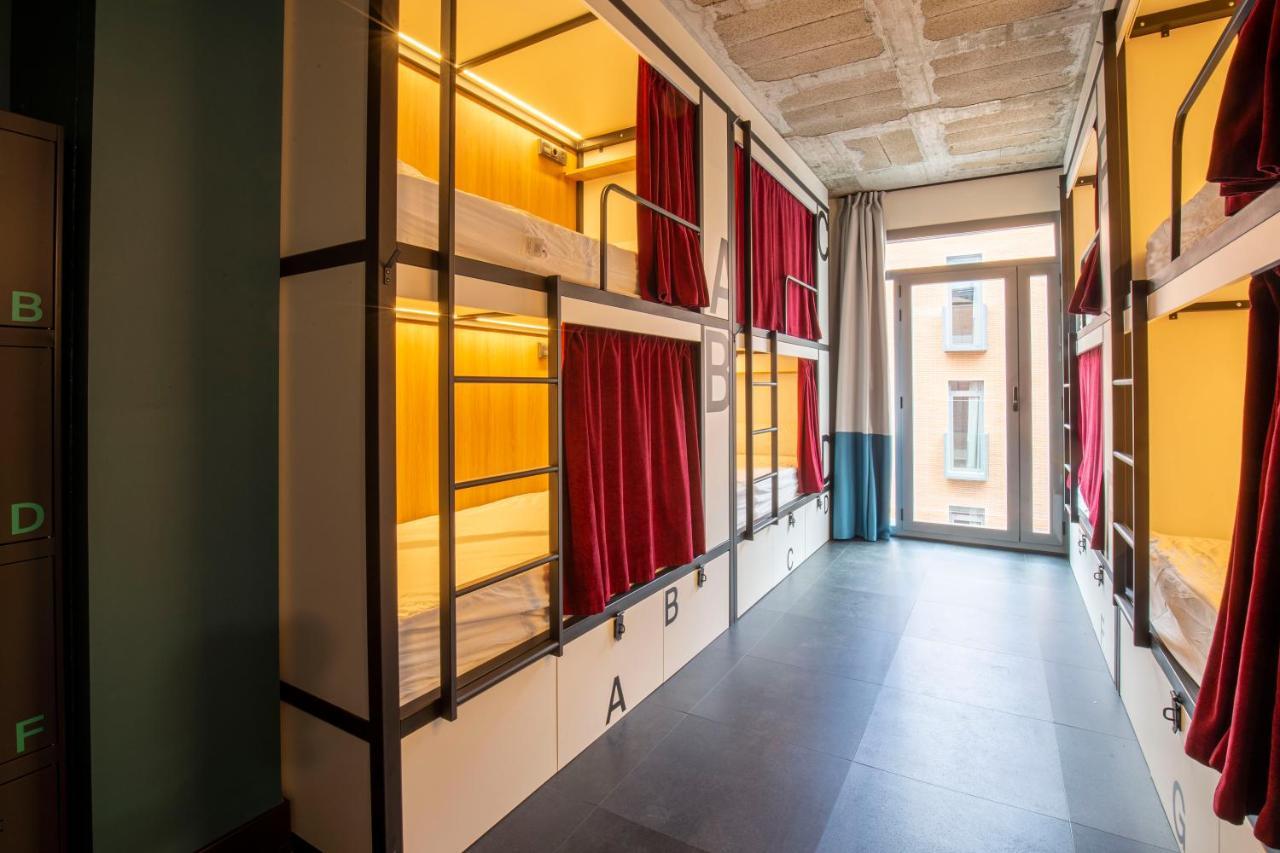 Bed 8-Bed Mixed Dormitory Room